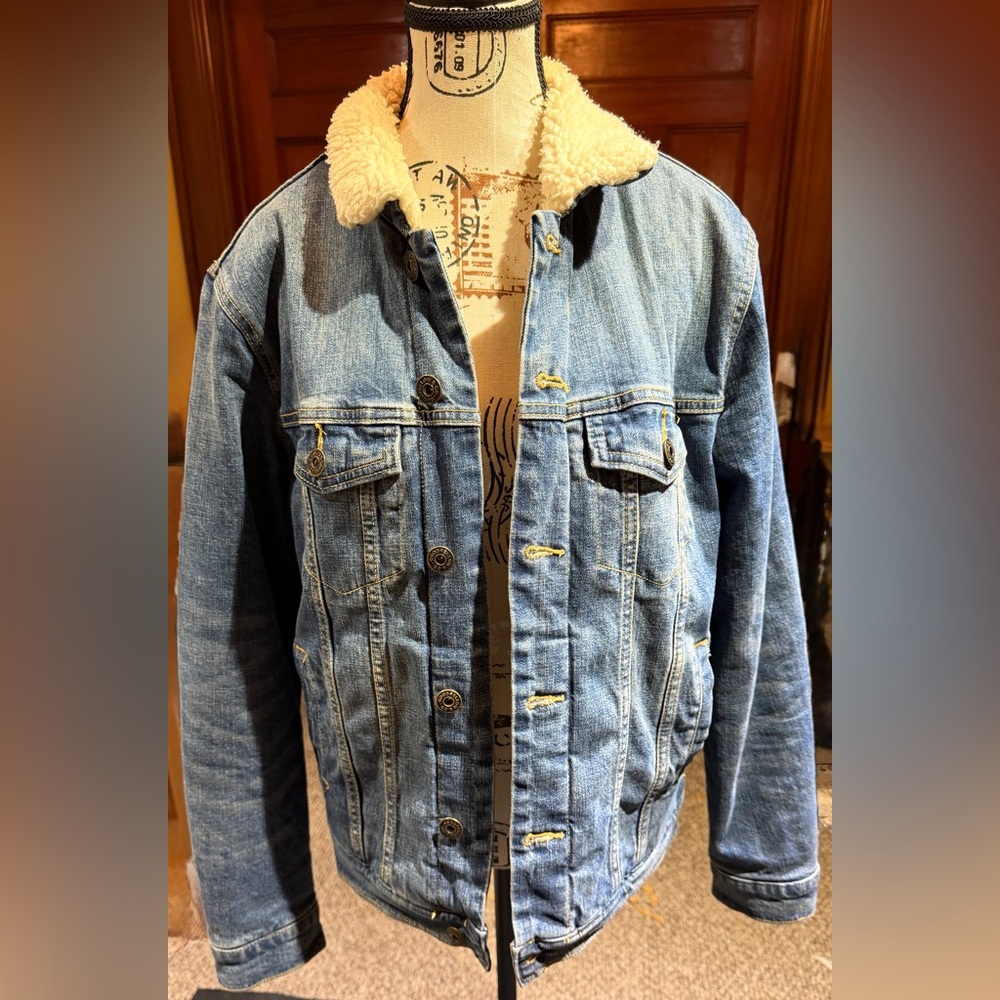 Goodfellow denim jean jacket with Sherpa lining